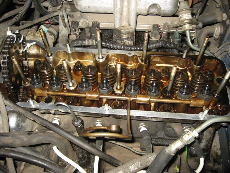 Головка блока цилиндров Нивы Шевроле с новыми гидрокомпенсаторами но без распредвала