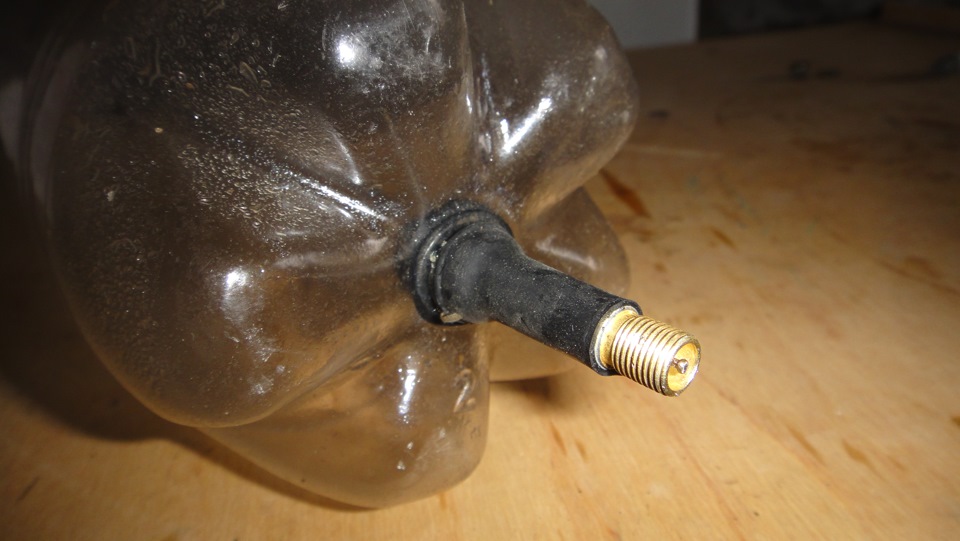 Ниппель в донышке бутылки