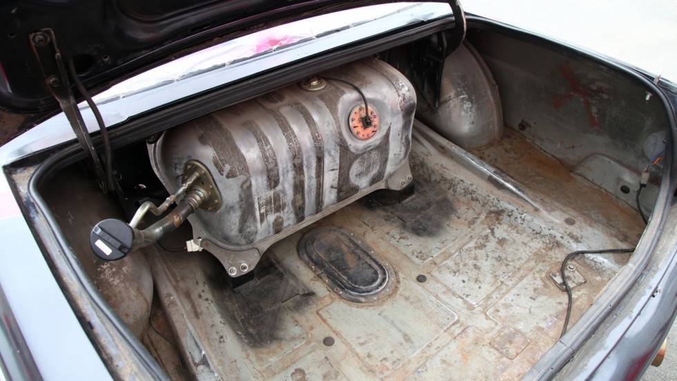 Тюнинг Волги ГАЗ-31105 - установка бензобака от Toyota Mark 2