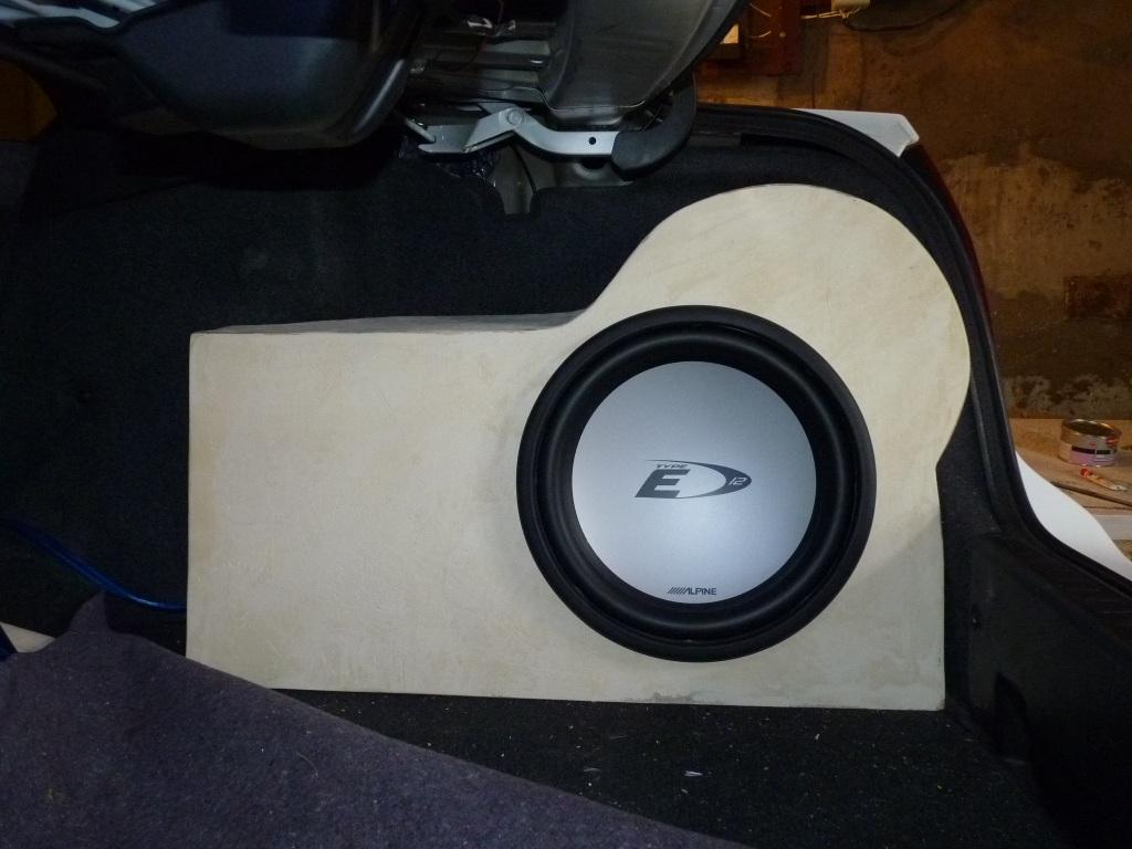 Скрытый сабвуфер своими руками