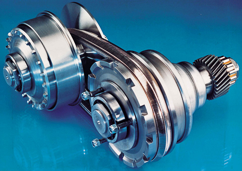 Как видно, никакой это вовсе не ремень, а наборная металлическая лента