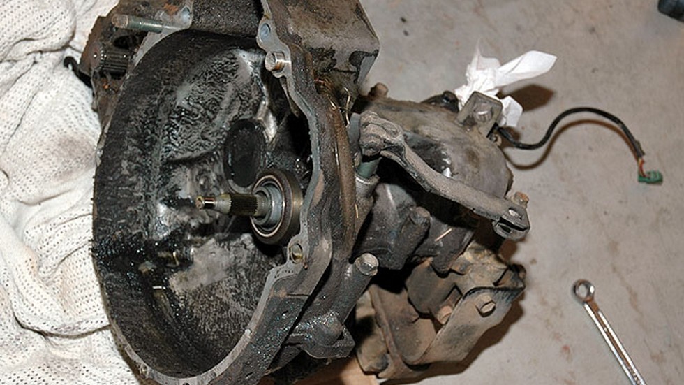 Соединение электродвигателя с трансмиссией автомобиля