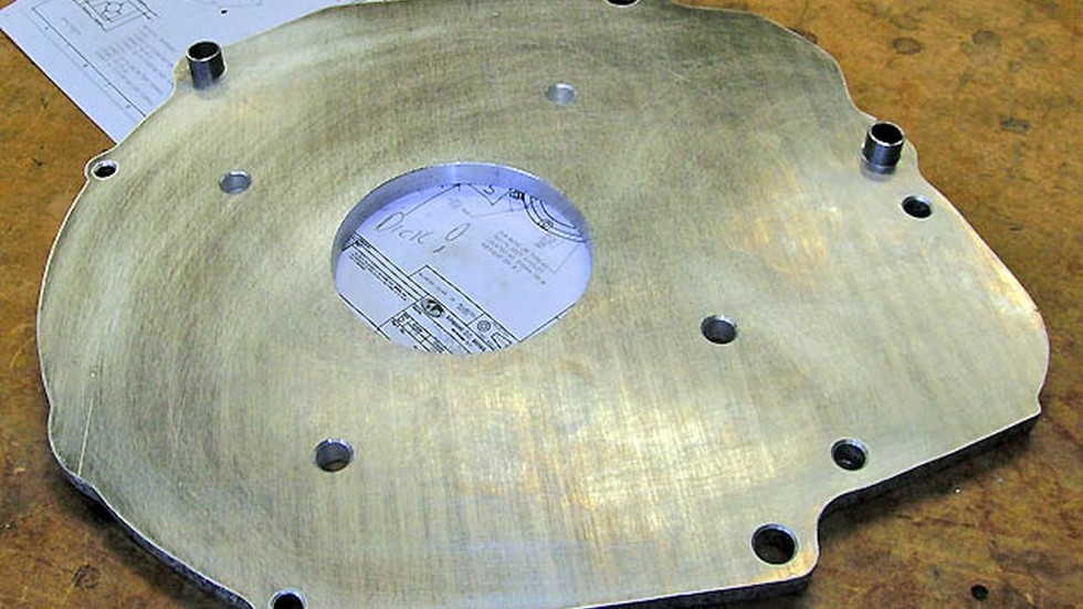 Соединение электродвигателя с трансмиссией автомобиля