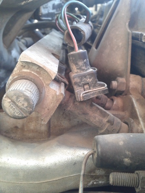 Стравливаем давление с топливной рампы ВАЗ 2114