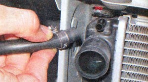 Демонтаж радиатора Лада Приора