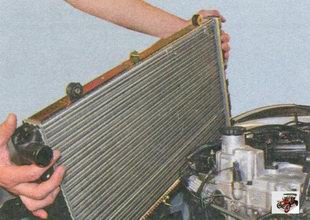 Демонтаж радиатора Лада Приора