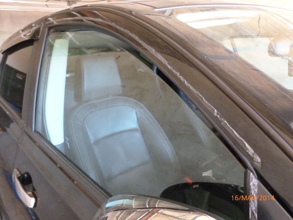 Как убрать двухсторонний скотч с машины