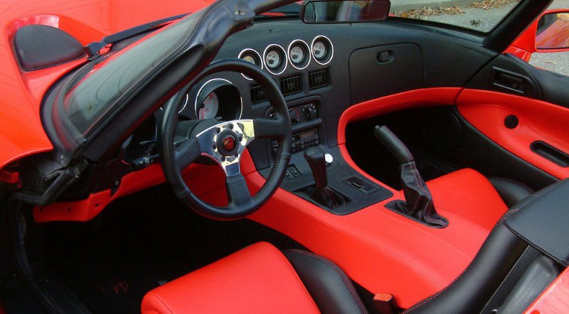 Додж Вайпер салон