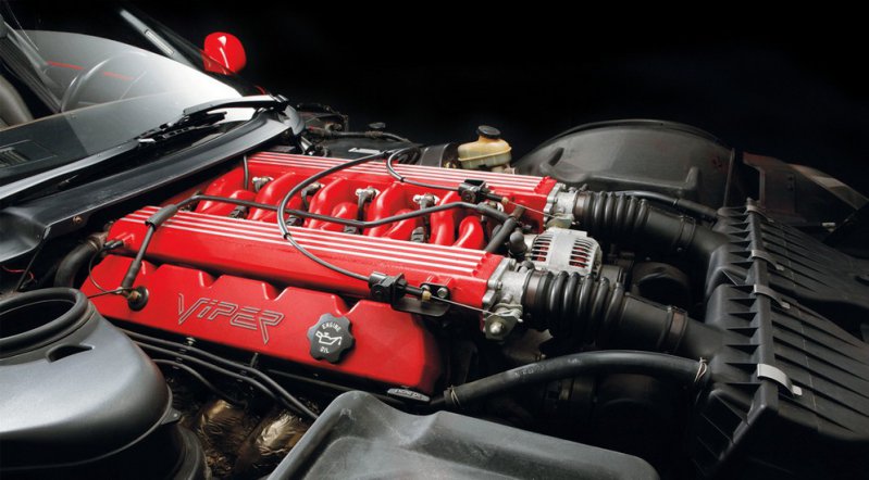 Додж Вайпер мотор