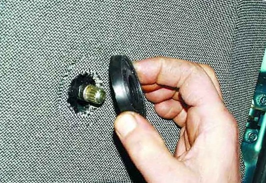 Снятие ручки стеклоподъемника ВАЗ 2110