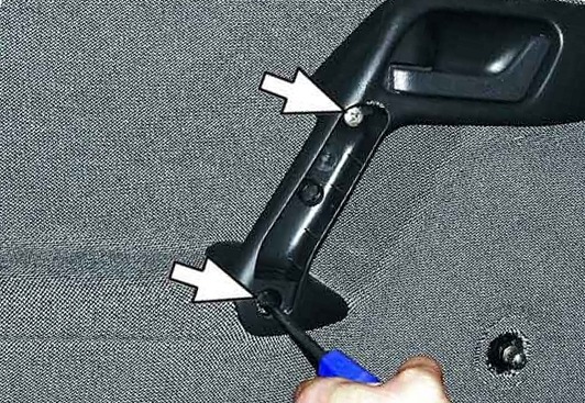 Снятие ручки стеклоподъемника ВАЗ 2110