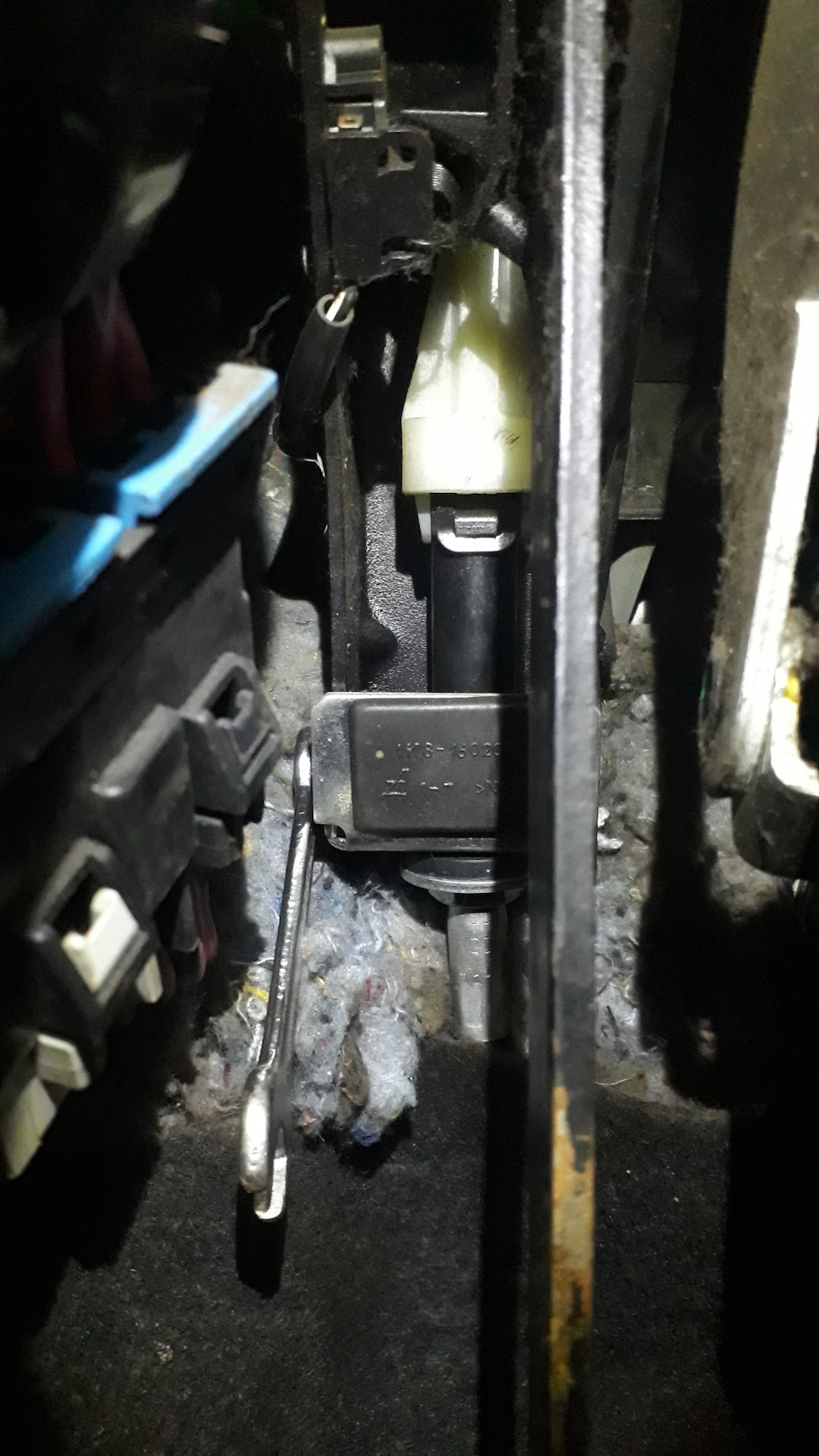 Процесс замены тросика сцепления Лада Гранта