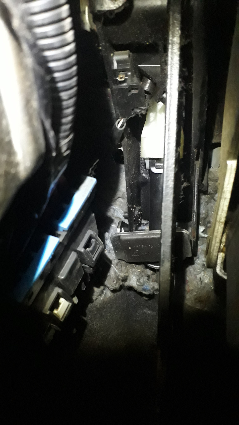 Процесс замены тросика сцепления Лада Гранта