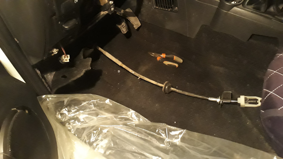 Замена троса сцепления Лада Гранта