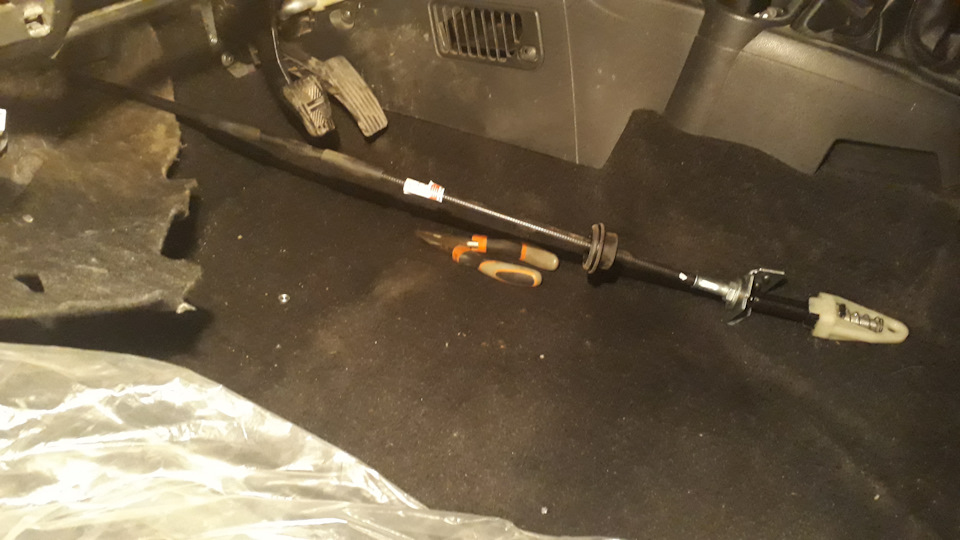 Замена троса сцепления Лада Гранта