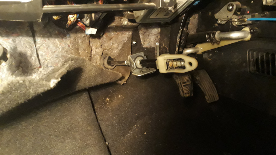 Замена троса сцепления Лада Гранта