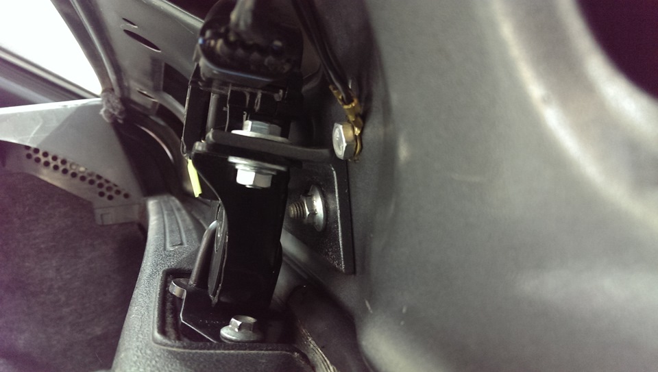 Тут видно для чего нужно гнуть уголок