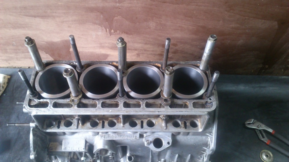 Установка гильз в блок цилиндров ЗМЗ 402