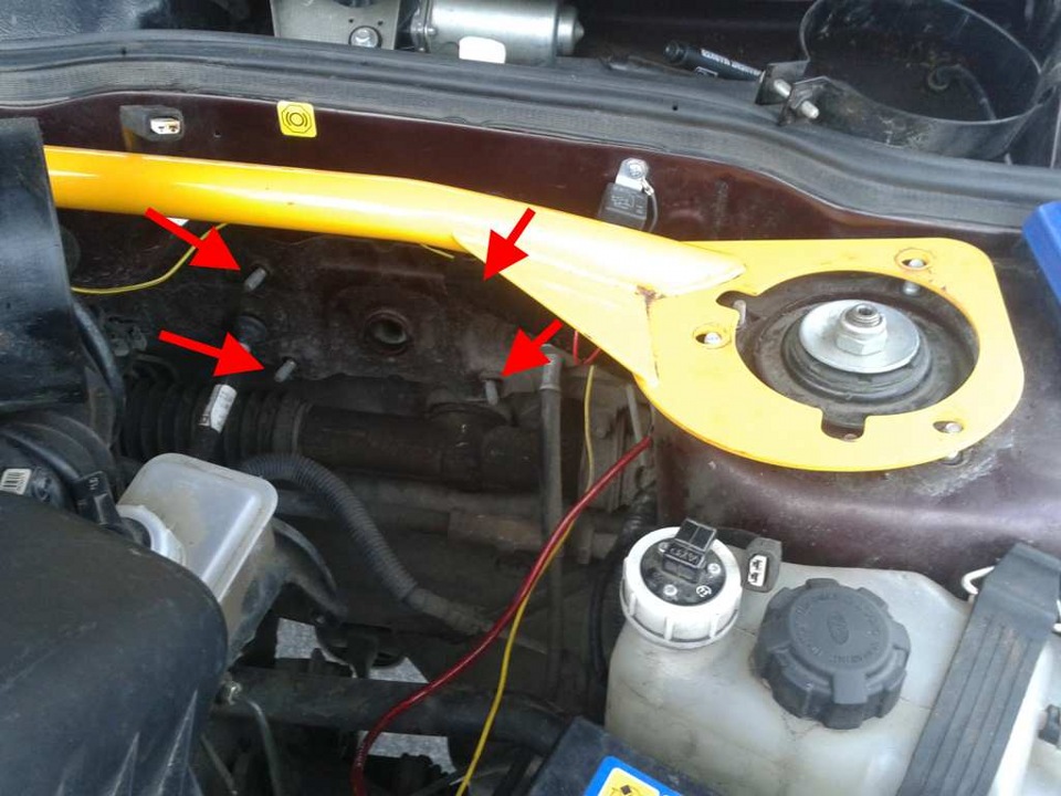 Шпильки крепления вакуумника ВАЗ 2114