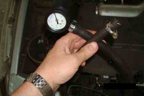 Замер давления в топливной рампе ВАЗ 2114