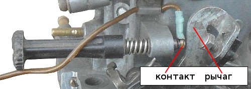 Контакт винта количества соединен с блоком управления ЭПХХ