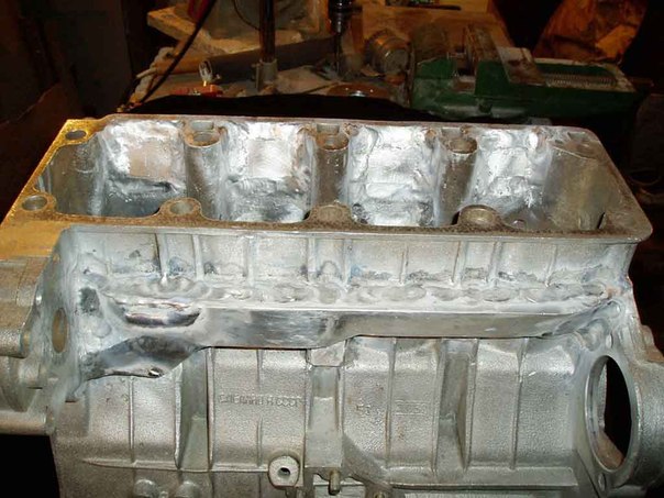 Короб после приваривания к блоку