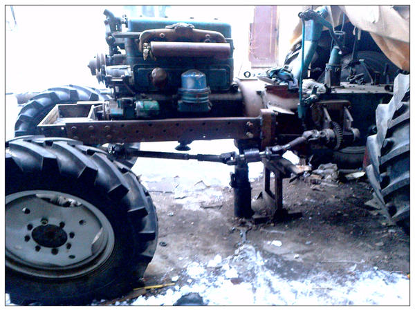 ЮМЗ-6 с передним ведущим мостом