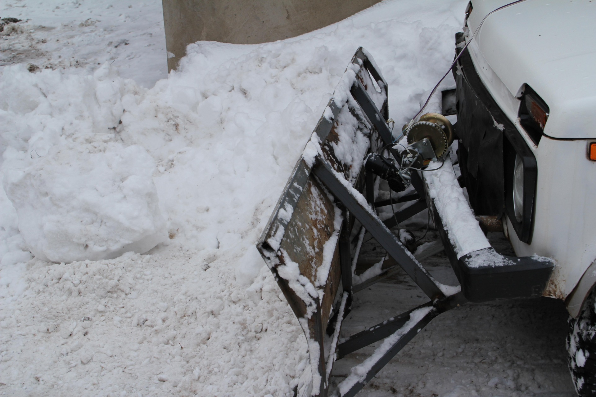 Лопата самодельная для чистки снега на НИВУ