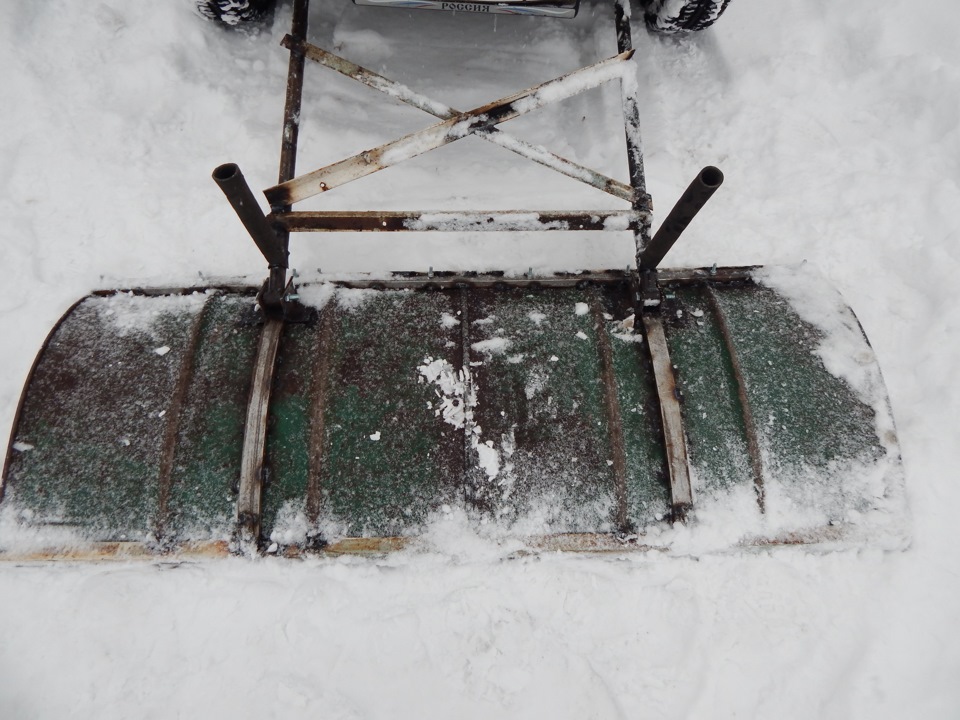 Снегоуборочный отвал на ЛАДА 4*4